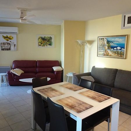 Appartement 6 Personnes Face A La Mer Cagnes-sur-Mer Dış mekan fotoğraf