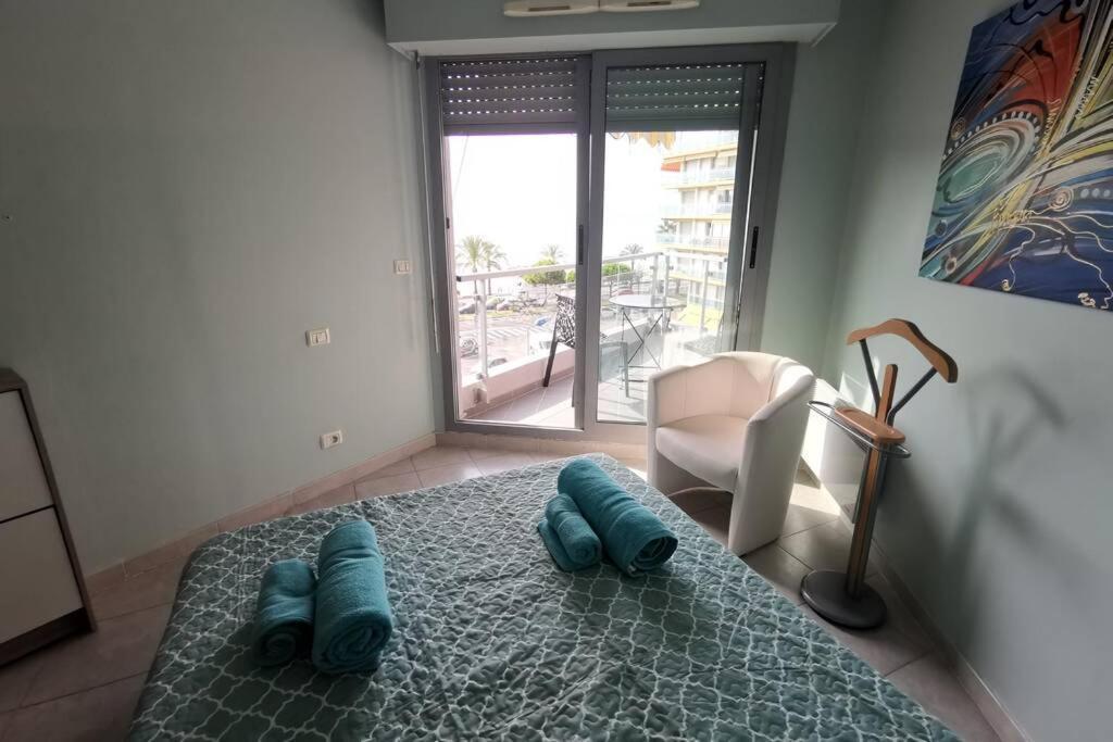 Appartement 6 Personnes Face A La Mer Cagnes-sur-Mer Dış mekan fotoğraf